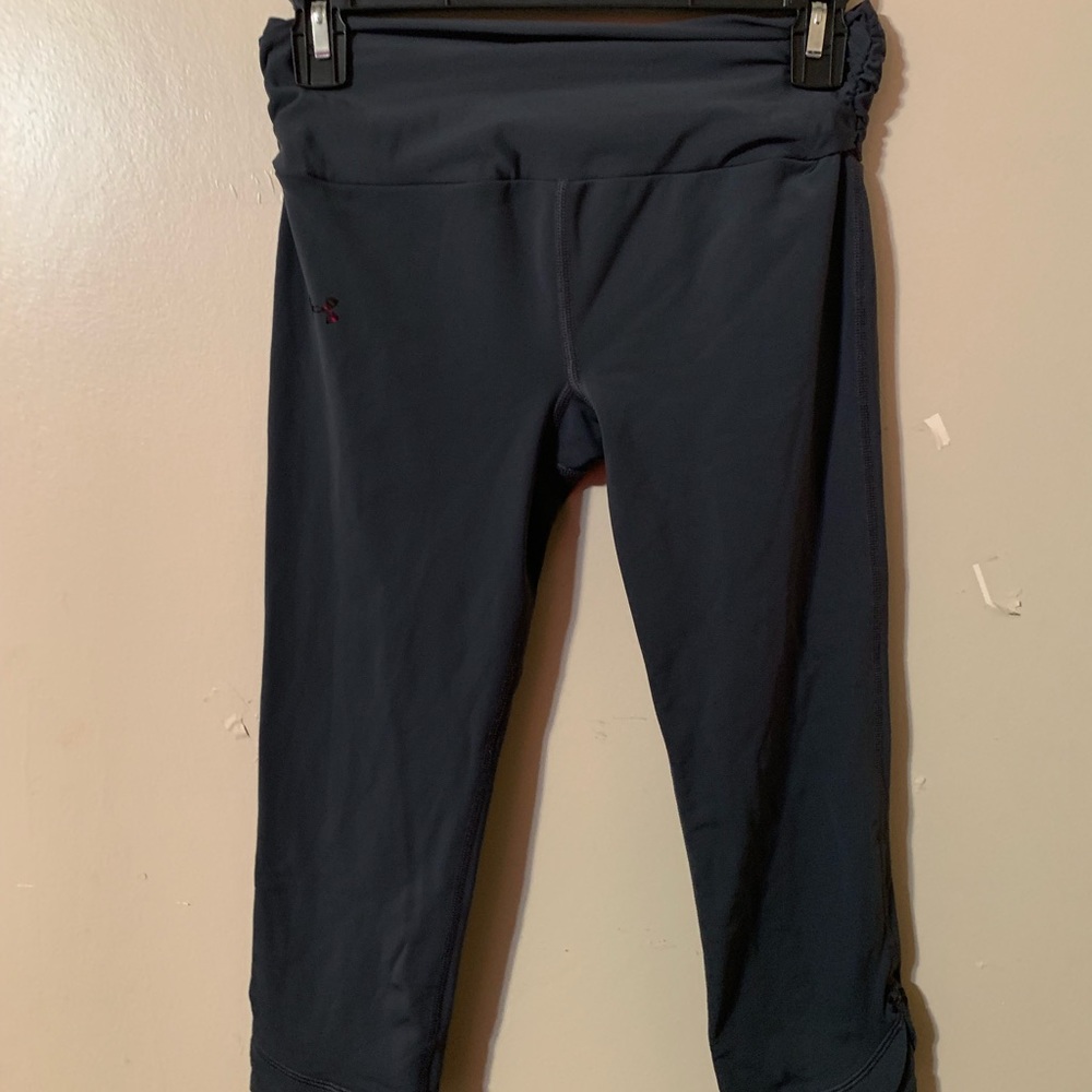 Under Armour Capri Leggings!!